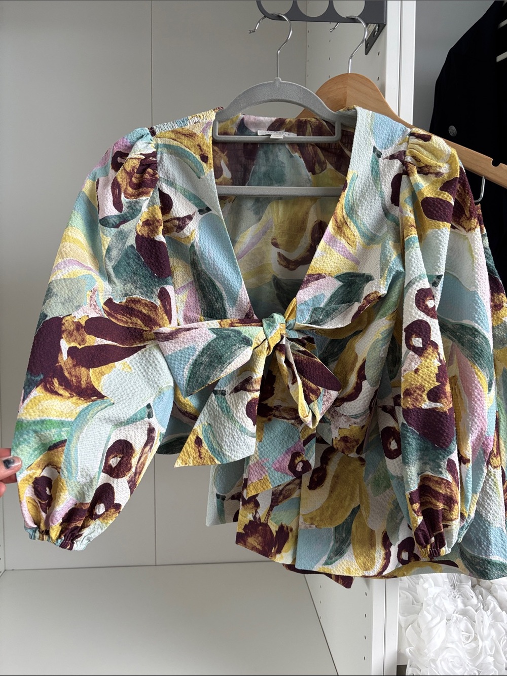 Floral Tie-Front Puff Sleeve Top with high-waisted shorts - Multicolor